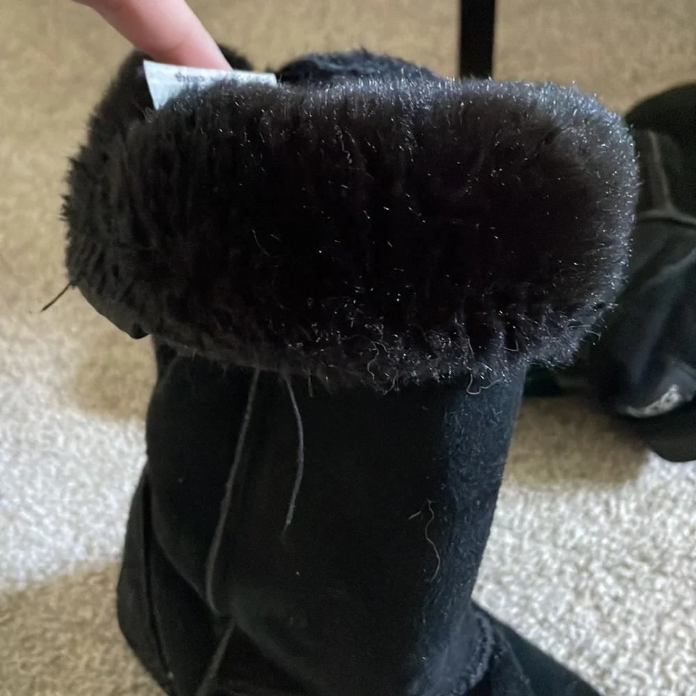 Black UGG boots - Picture 3 of 4